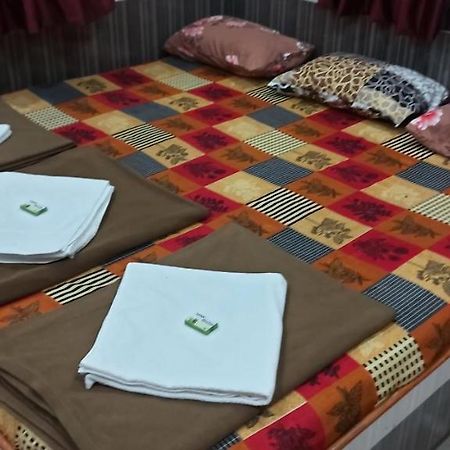 Sai Raghunandan Guest House Ширди Экстерьер фото
