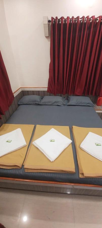 Sai Raghunandan Guest House Ширди Экстерьер фото