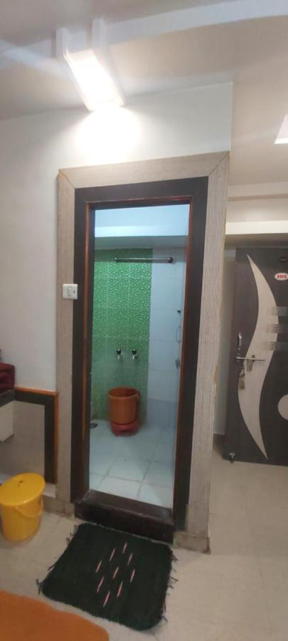 Sai Raghunandan Guest House Ширди Экстерьер фото